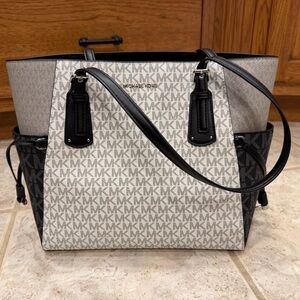 Michael Kors Monogram Black and Gray Voyager Tote
